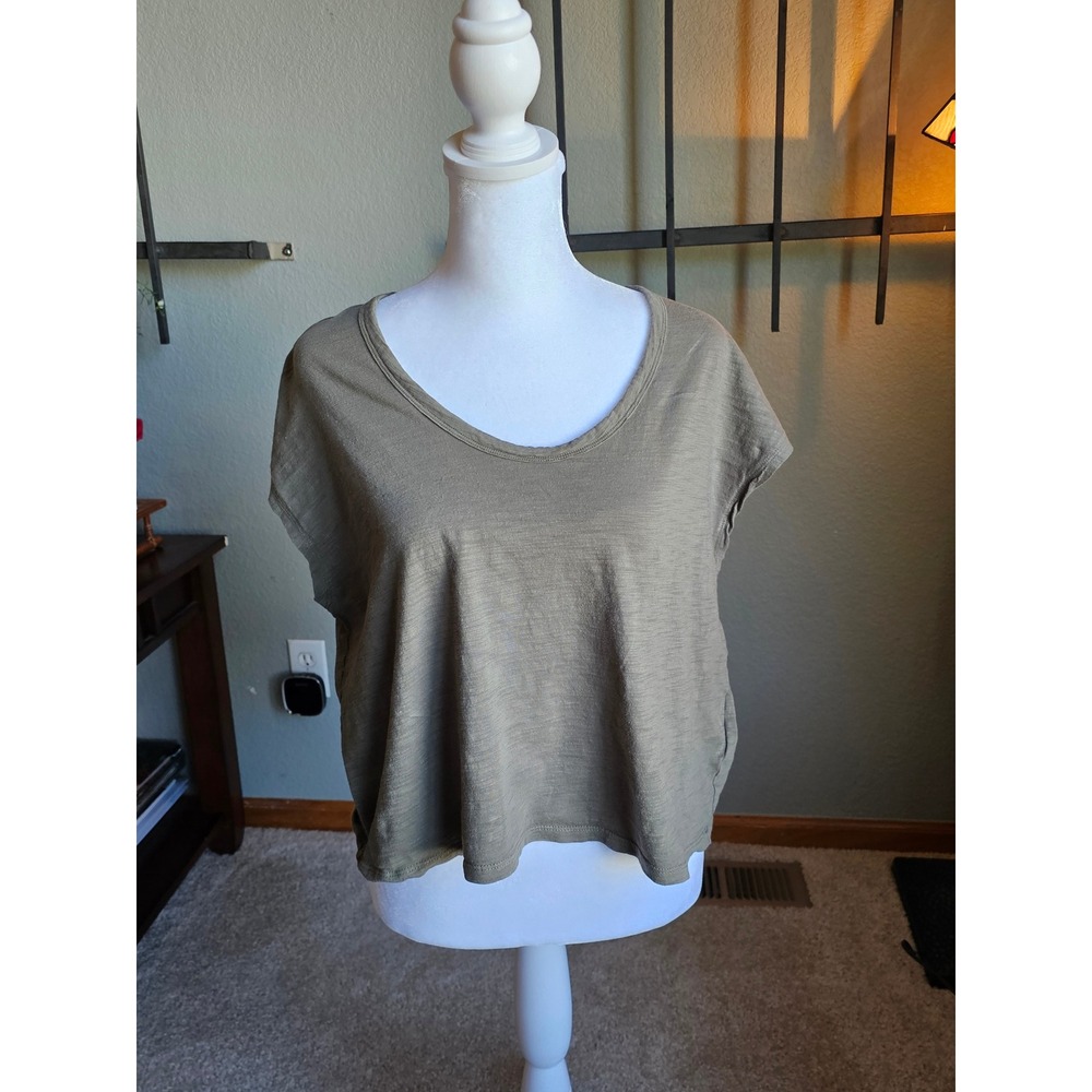 Athleta Zephyr Tee Women Small Olive Green 100% Cotton Slub Boxy Crop Scoop Neck